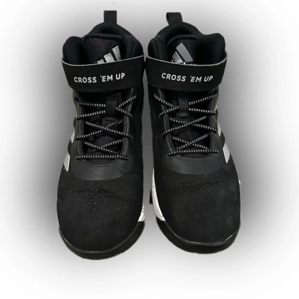 adidas Unisex-Child Cross Em Up 5 Black Basketball Shoe Size 6